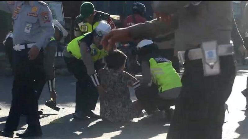 Hindari Razia Polisi, Pengendara Motor di Banjarnegara Panik hingga Tabrak Pengguna Jalan 