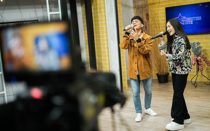 Gaya Kolaborasi Stevan Pasaribu dan Shanna Shannon Rilis Lagu Haunting - Bagian 3