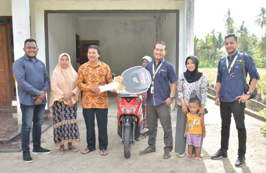 Menangkan Gebyar Promo MNC Finance, Warga Aceh Senang Dapat Motor Beat