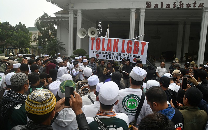 Aksi Tolak Kegiatan LGBT di Bogor - Bagian 2