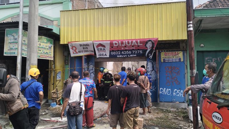 title Kebakaran Toko Sparepart di Sukoharjo Padam setelah 7 Jam Dilalap Api, Butuh 12 Damkar Kebakaran Toko Sparepart di Sukoharjo Padam setelah 7 Jam Dilalap Api, Butuh 12 Damkar