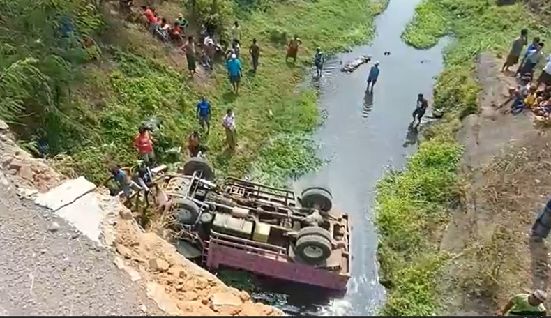 Kecelakaan Hari Ini di Pasuruan, Truk Terjun Bebas ke Sungai Sedalam 11 Meter