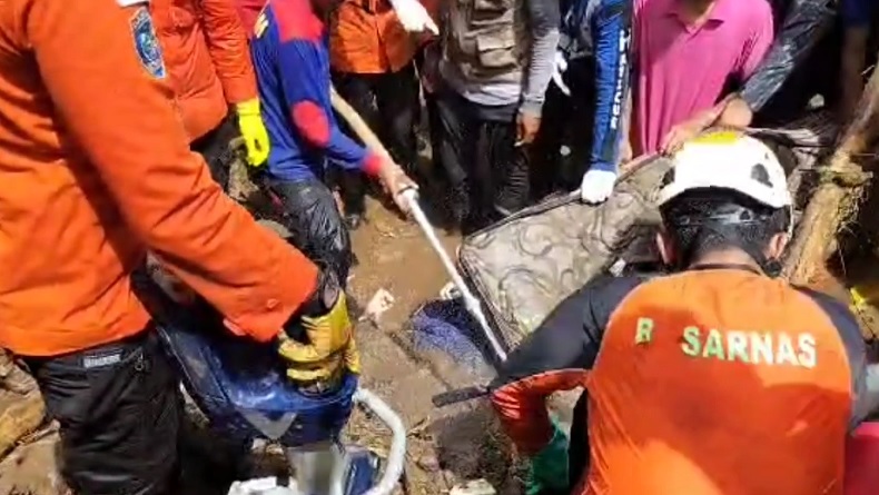 Satu Lagi Korban Longsor di Agam Ditemukan Meninggal Dunia, Terimpit Kasur