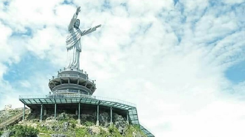 Jembatan Kaca di Indonesia Buntu Burake, Destinasi Wisata Memacu Adrenalin