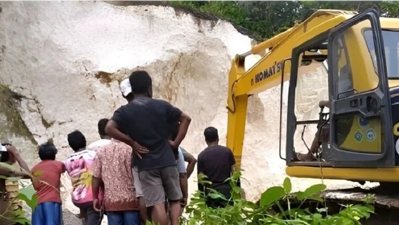 6 Warga Tertimbun Longsor saat Kerja Bakti Musala di Banggai Laut, 4 Tewas