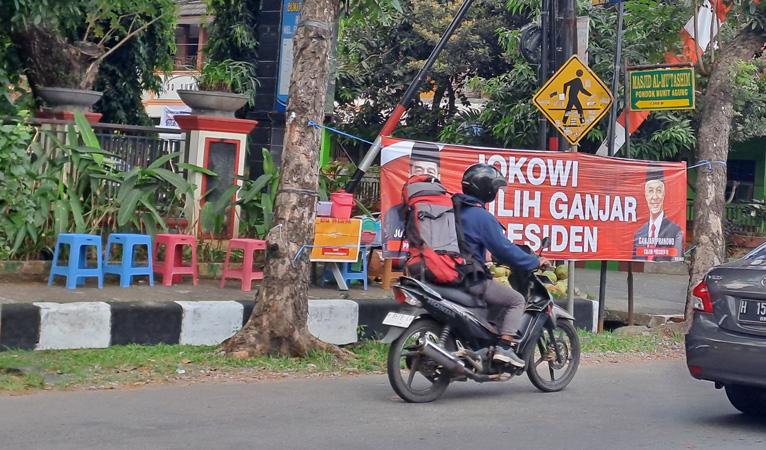 Spanduk Dukungan Ganjar Capres Bertebaran di Kota Semarang