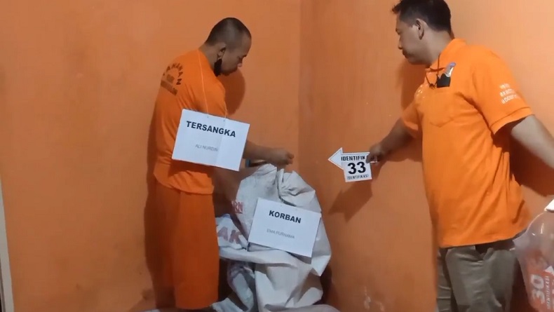 Rekonstruksi Pembunuhan di Cijerah Bandung, Pelaku Peragakan 31 Adegan