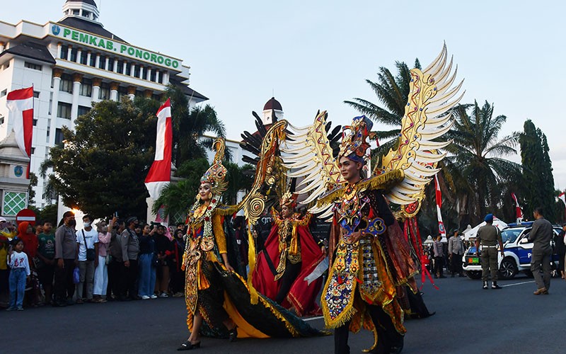 Kirab Budaya Grebeg Suro Sambut Tahun Baru Islam - Bagian 1