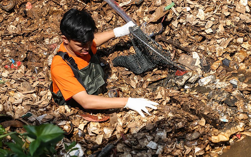 Anak-Anak Muda Pandawara Kembali Angkut Sampah, Sekarang Kali Krukut Depok - Bagian 1