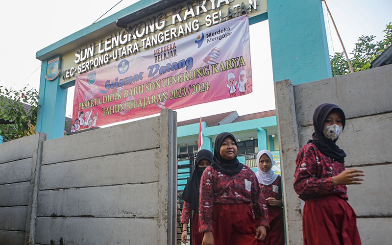 Akses Masuk Sekolah di Tangsel Ditutup Tembok Beton - Bagian 2
