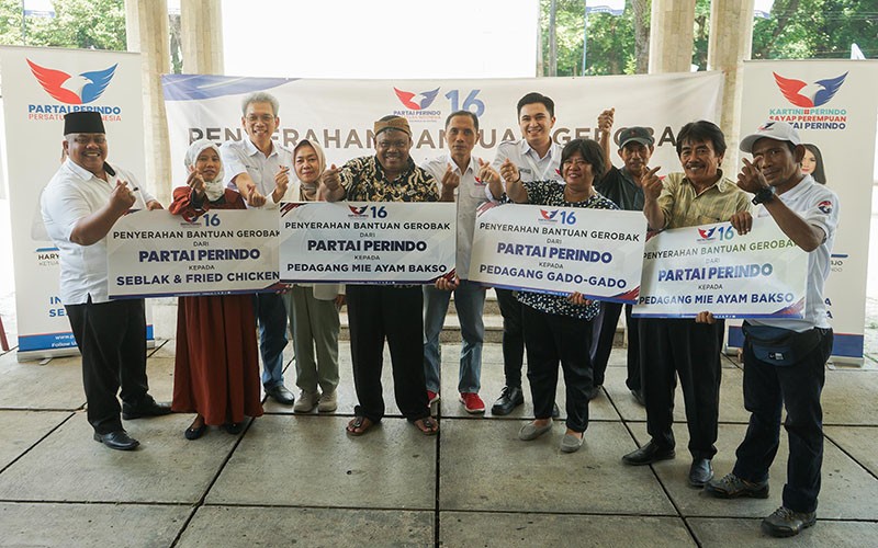 Senangnya Para Pedagang Dapat Bantuan Gerobak Gratis dari Partai Perindo - Bagian 5