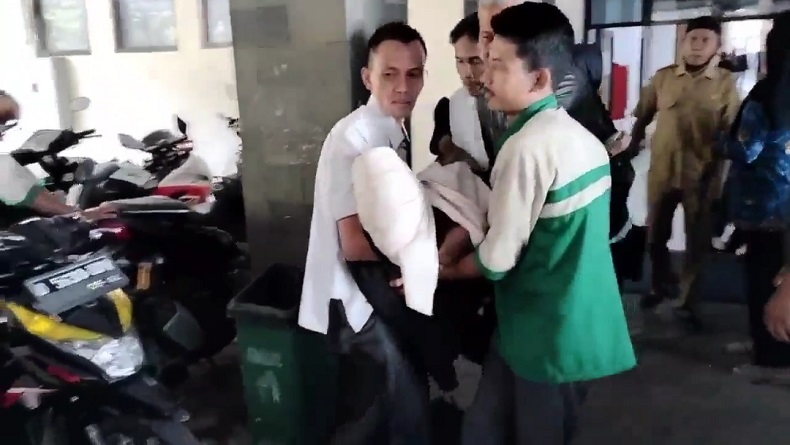 Bendahara DPRD Kabupaten Bandung Pingsan akibat Jatuh dari Tangga Lantai 2
