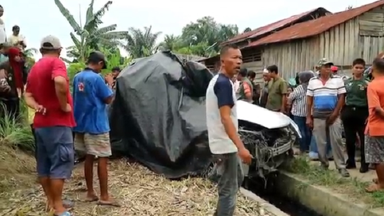 Mobil Tertabrak Kereta Api di Asahan, 1 Orang Tewas usai Kendaraan Terpental 15 Meter