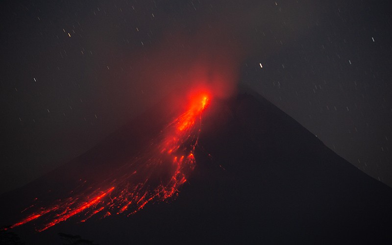 title Gunung Merapi Muntahkan 9 Kali Guguran Lava Pijar Sejauh 2 Km Pagi Ini Gunung Merapi Muntahkan 9 Kali Guguran Lava Pijar Sejauh 2 Km Pagi Ini