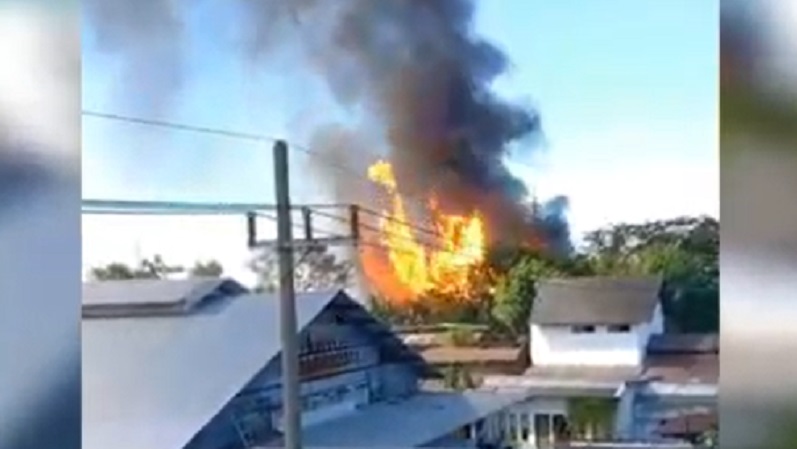 Gudang Tiner di Sidoarjo Terbakar Hebat, Mobil Boks Hangus Tak Tersisa 