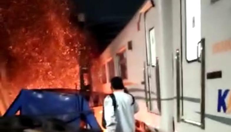 title Kecelakaan KA Brantas Tabrak Truk di Semarang, Sopir Ditetapkan Jadi Tersangka Kecelakaan KA Brantas Tabrak Truk di Semarang, Sopir Ditetapkan Jadi Tersangka