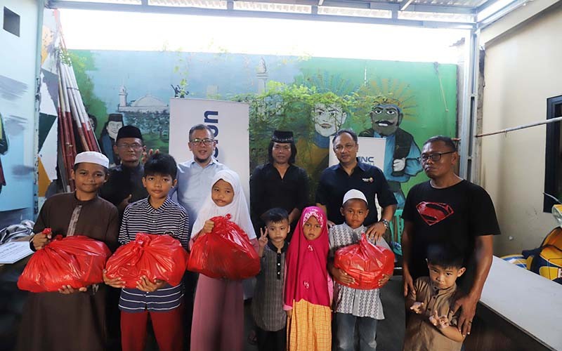 MNC Vision dan MNC Peduli Berikan Bantuan kepada Masyarakat Dhuafa di Kedoya - Bagian 3