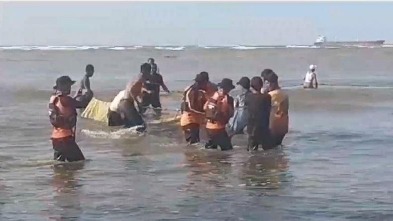 Kakak Adik Terseret Ombak di Pantai Kapoiala Konawe, 1 Orang Tewas 1 Hilang