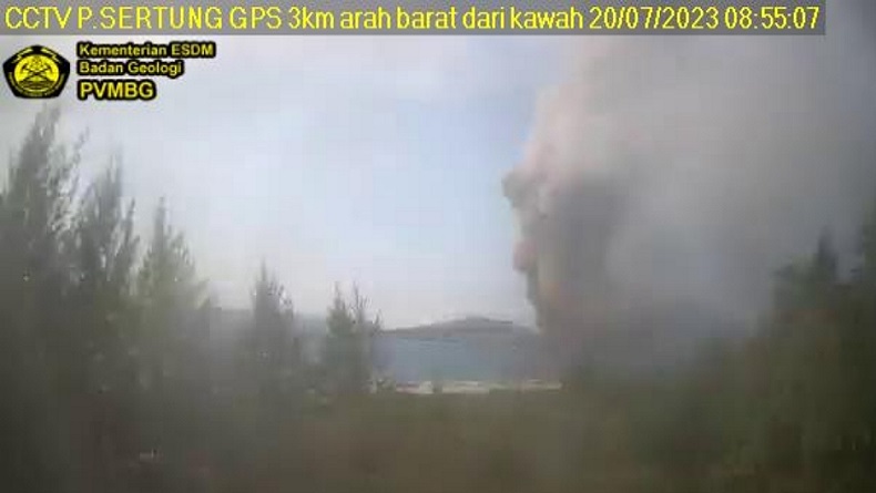 Gunung Anak Krakatau Erupsi 3 Kali Kamis Pagi, Kolom Abu Tertinggi Capai 2 Km