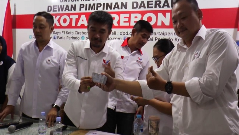 Partai Perindo Kota Cirebon Gelar Konsolidasi dan Bagikan Ribuan KTA Berasuransi 