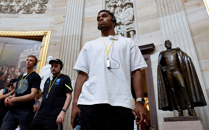 Gaya Para Pemain Arsenal Jalan-Jalan ke Washington Amerika Serikat - Bagian 3