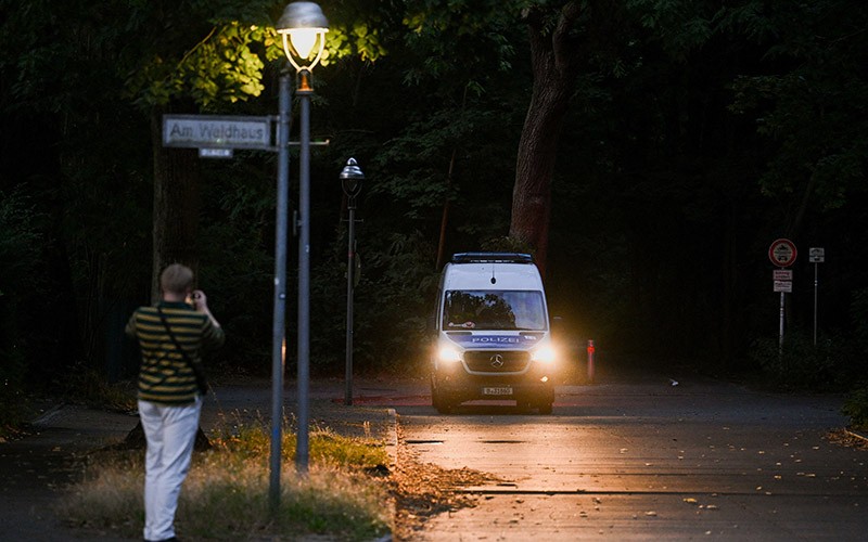 Geger Singa Lepas Berkeliaran, Sembunyi di Tengah Permukiman - Bagian 3
