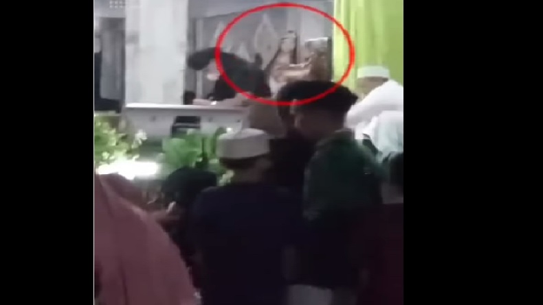 title Bocah Perekam Sosok Makhluk Gaib di Belakang Gus Miftah Angkat Bicara, Ini Katanya Bocah Perekam Sosok Makhluk Gaib di Belakang Gus Miftah Angkat Bicara, Ini Katanya