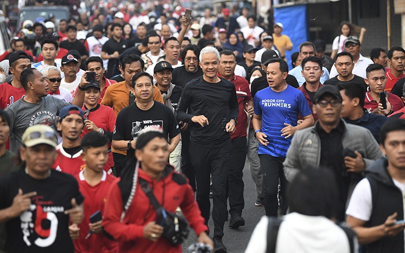 Ganjar Pranowo Lari Pagi Bersama Warga Bogor - Bagian 1