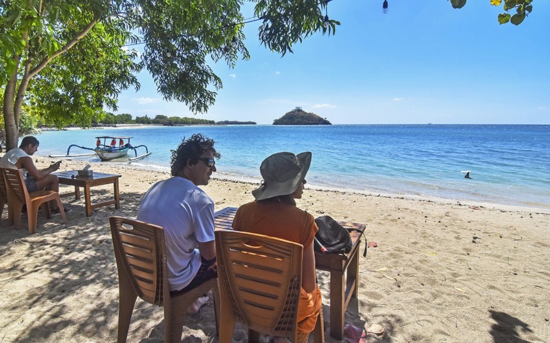 Potensi Wisata Pantai Elak-Elak Lombok Barat - Bagian 2