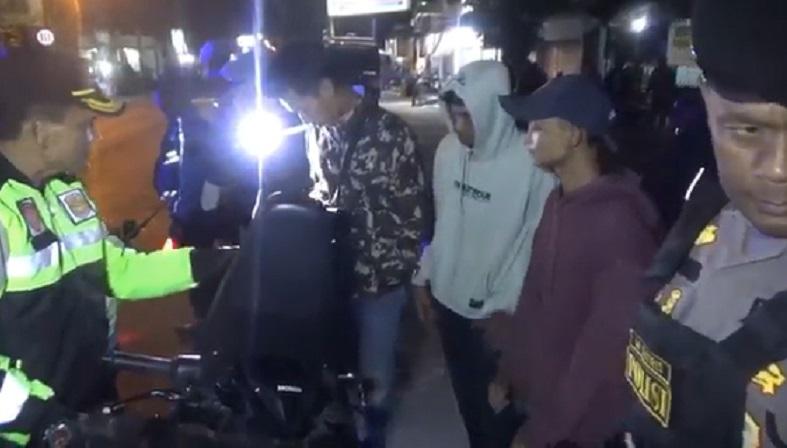 Razia Rombongan Pesilat di Jombang, Polisi Sita Atribut hingga Miras 