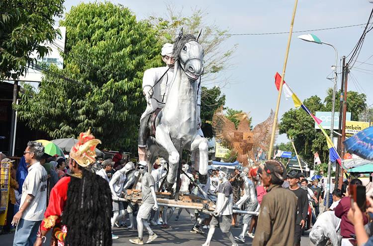 Ogoh-Ogoh Meriahkan Kirab Budaya Hari Jadi ke-77 Kalurahan Tlogoadi Sleman