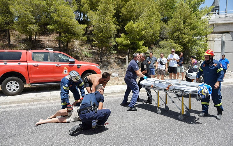 Jembatan Ambruk, 1 Orang Tewas Puluhan Terluka - Bagian 3