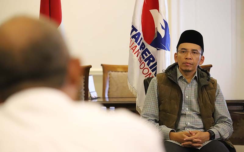 TGB Temui Relawan Jokowi yang Kini Mendukung Bacapres Ganjar Pranowo - Bagian 3