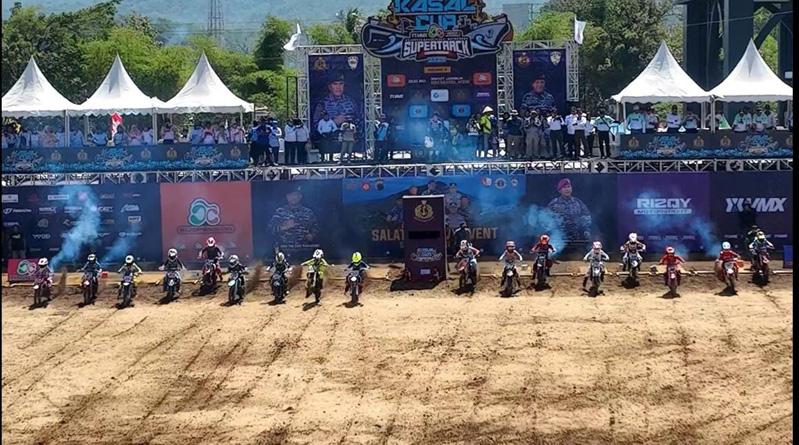 300 Pembalap Ramaikan Kejurnas Grasstrack Junior Motocross Supertrack Championship KSAL Cup 2023 