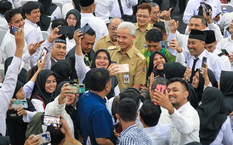 Ganjar Pesan PNS dan PPPK Selalu Jaga Integritas  - Bagian 2