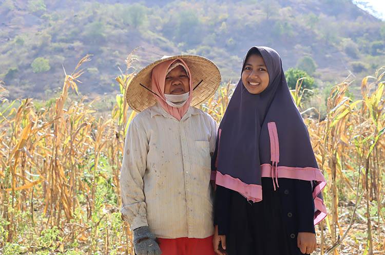  Kisah Putri Pujaningsih, Belajar Sambil Gembala Kambing Antarkan Kuliah Gratis di UGM