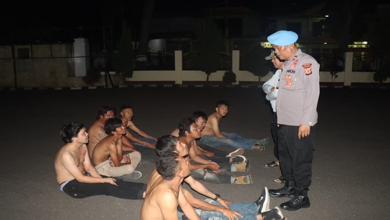 title 9 Anggota Brigez Ribut Rebutan Wanita Diamankan Polisi di Garut, 1 Positif Narkoba 9 Anggota Brigez Ribut Rebutan Wanita Diamankan Polisi di Garut, 1 Positif Narkoba