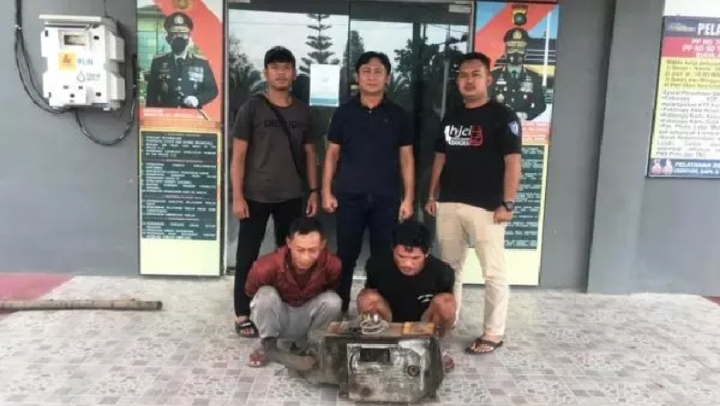 title Polisi Tangkap 2 Pencuri Mesin Tambang di Bangka Tengah Polisi Tangkap 2 Pencuri Mesin Tambang di Bangka Tengah
