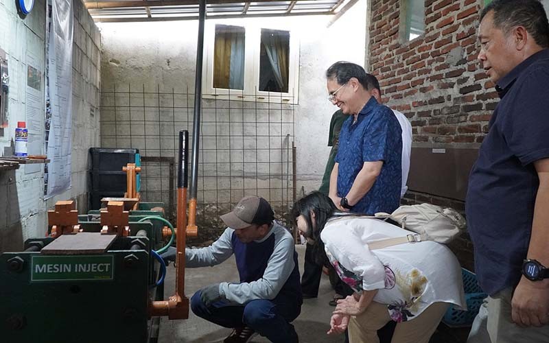 UMKM Pande Besi Banyumas Dikenalkan ke Produsen Alat Kesehatan di Sukabumi - Bagian 5