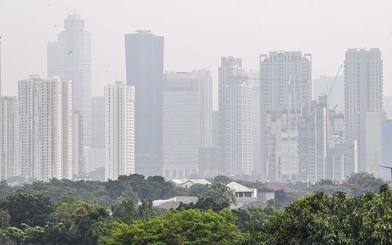 Potret Gedung Bertingkat Kota Jakarta Tertutup Kabut Polusi Udara - Bagian 1