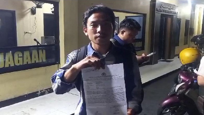title Diintimidasi OTK saat Meliput Bupati Lamsel Jadi Saksi Sidang, Jurnalis TV Lapor Polisi Diintimidasi OTK saat Meliput Bupati Lamsel Jadi Saksi Sidang, Jurnalis TV Lapor Polisi