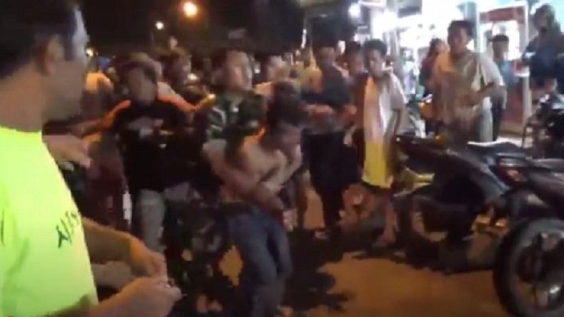 Pria Diduga Begal di Deliserdang Dihajar Ratusan Warga, Babinsa Kewalahan Redam Amarah Massa