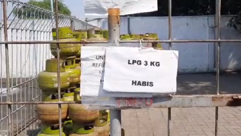 title Waduh, Elpiji 3 Kg Langsung Ludes 10 Menit Diserbu Warga, Padahal Baru Diantar ke Pangkalan Waduh, Elpiji 3 Kg Langsung Ludes 10 Menit Diserbu Warga, Padahal Baru Diantar ke Pangkalan