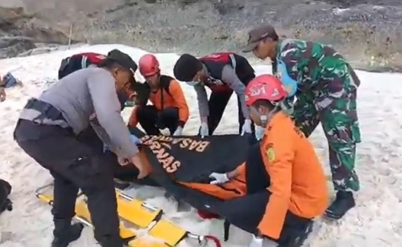 WNA Tewas Terseret Ombak Diamond Beach Bali, Sempat Diberi Napas Buatan 