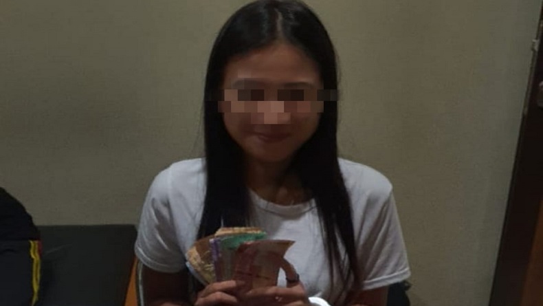 title Janda Muda Cantik Jadi Bandar Obat Keras Ilegal di Sukabumi, Barang Dikirim Orang Tua Janda Muda Cantik Jadi Bandar Obat Keras Ilegal di Sukabumi, Barang Dikirim Orang Tua