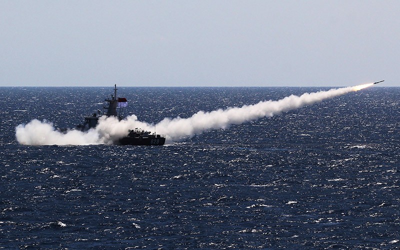 Hancur Lebur, KRI Slamet Riyadi Jadi Sasaran Tembak 4 Rudal Kapal Perang TNI AL - Bagian 1