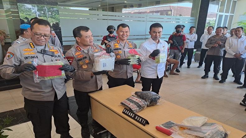 Bawa 4 Kg Sabu dalam Kapal Darma Kartika, Warga Mataram Ditangkap di Pelabuhan Tanjung Emas