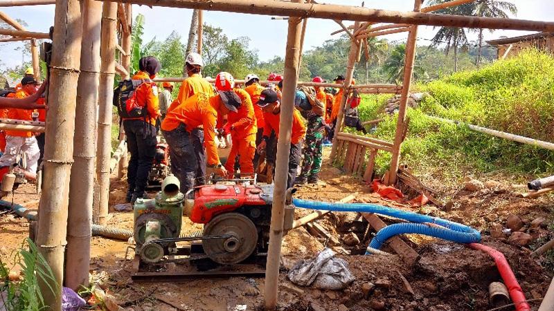 8 Penambang Emas Masih Terjebak di Lubang Galian, Bupati Banyumas: Kita Menunggu Keajaiban