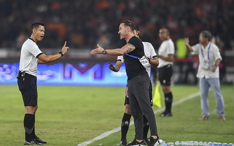 Ekspresi Thomas Doll Persija Jakarta Kalahkan Persebaya Surabaya 1-0 - Bagian 2