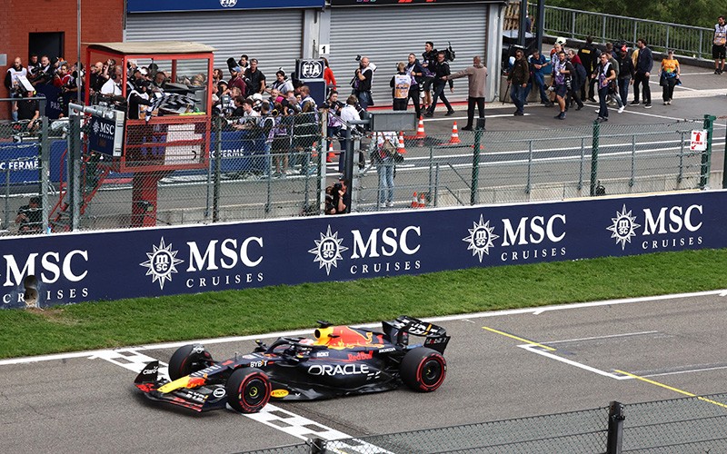 Max Verstappen Juara F1 Seri Grand Prix Belgia Naik Podium bersama Sergio Perez - Bagian 2